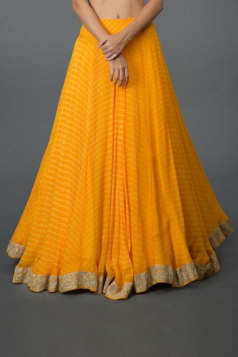 Leheriya Lehenga, Lehenga Outfit, Long Blouse Designs, Blouse Crop Top, Lehenga Saree Design, Bandhani Dress, Blouse Crop, Long Gown Design, Indian Outfits Lehenga