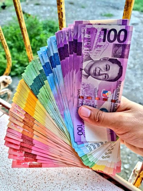 Philippine Pesos Money, Philippines Money Pictures, Album Cover Wallpaper Collage, Money Vision Board, Little Miss Perfect, Money Cant Buy, Money Collection, My Style Bags, Medical School Motivation