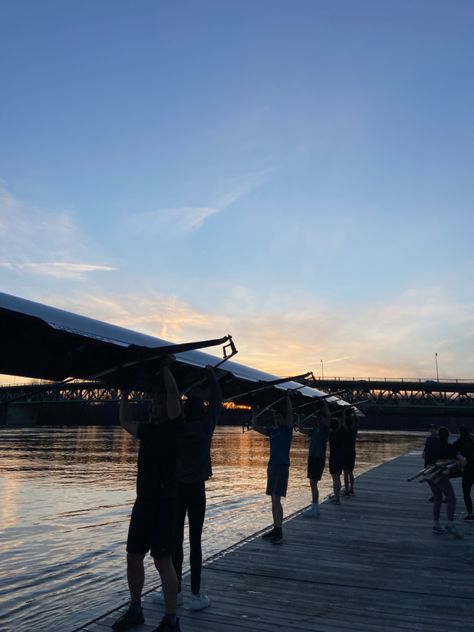 Rowing Aesthetic, Rowing Photography, Crew Rowing, Olympic Rowing, Boys In The Boat, Rowing Crew, Rowing Team, Crew Team, Aesthetic London