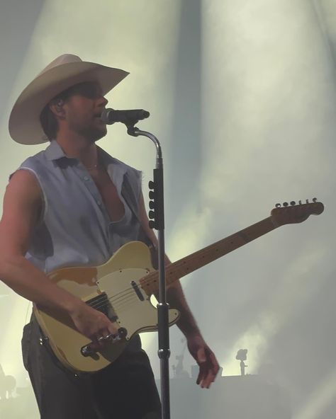 I believe in Niall in a cowboy hat supremacy 🛐🇮🇪🤠 Niall Horan Cowboy Hat, Niall Horan Funny, Cowboy Men, Rodeo Life, Irish Princess, Irish Boys, Zach Bryan, James Horan, Irish Men