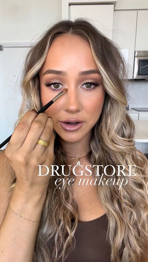 Aurora Lovestrand, Queen Shadow, Drugstore Makeup Tutorial, Voluminous Mascara, Ardell Lashes, Makeup Lessons, Essence Cosmetics, Neutral Eyeshadow, Eyeshadow Tutorial