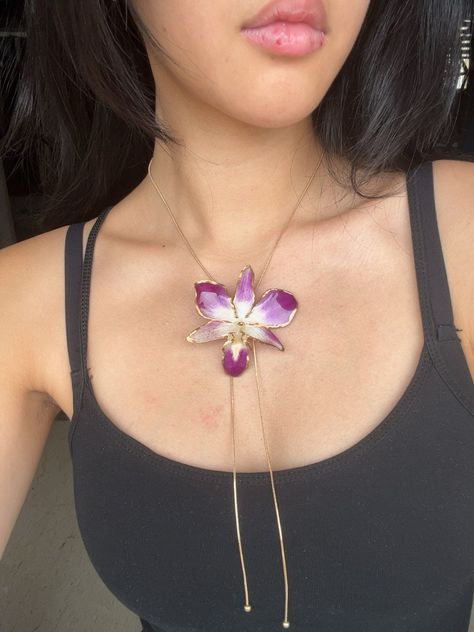 Handpicked and preserved real orchids that have been turned into timeless elegant jewellery that you can wear everyday! Resin Flower Jewelry, Orchid Necklace, Orchid Jewelry, Necklace Styles, Dope Jewelry Accessories, Orchid Earrings, Yarn Necklace, Elegant Jewellery, Fancy Jewellery Designs