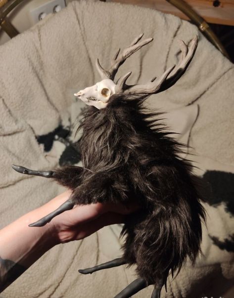 Moth Art Doll, Ghost Creature Design, Fake Taxidermy Diy, Vulture Culture Art, Cool Taxidermy, Raven Puppet, Animal Bones Aesthetic, Cute Wendigo, Fantasy Taxidermy