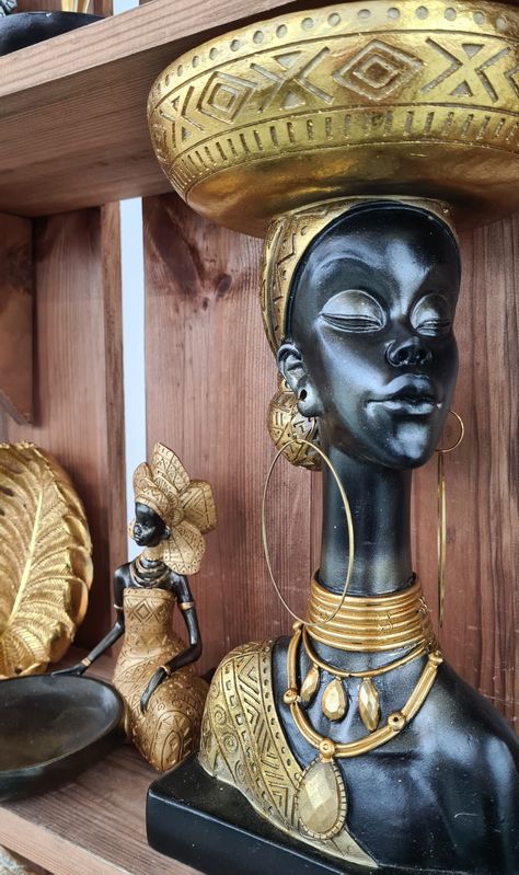 Modern African Decor, African Portraits Art, African Art Projects, Black Figurines, African Interior Design, Africa Art Design, Ceramic Sculpture Figurative, African Women Art, African Sculptures