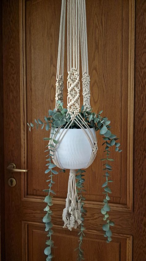 plant hanging ideas, macrame plant hanger diy, plant hanger patterns, macrame plant holder, hanging basket ideas, flower pot holder diy, macrame home decor, boho decor macrame, macrame tutorial, macrame pot holder, macrame plantas,makramee blumenampel, air plant holder Macrame Basket Tutorial Free, Plant Hanger Tutorial Macrame, Diy Macrame Tapestry, Macrame Hanging Planter Pattern, Macrame Plant Hanger Pattern How To Make, Hanger Plant Macrame, Macrame Plant Hanger Large Pot Diy, Long Macrame Plant Hanger, Hanging Plant Macrame Diy