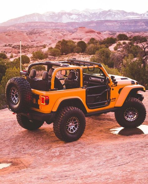 Orange Jeep Wrangler, Big Jeep, Jeep Wrangler Colors, Jeep Driving, Orange Jeep, Adventure Jeep, Lifted Jeeps, Jeep Concept, Jeep Baby