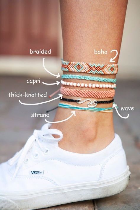 String Anklets, Diy Bracelets With String, String Bracelet Patterns, Diy Friendship Bracelets Tutorial, Braided Bracelet Diy, Friendship Bracelet Patterns Easy, Cute Friendship Bracelets, Preppy Jewelry, Friendship Bracelets Tutorial