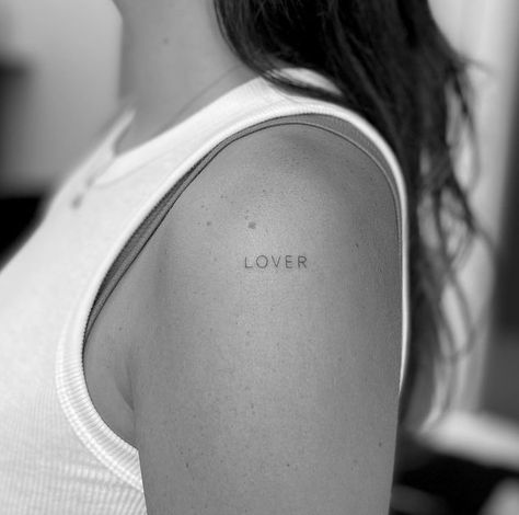 Simple Tattoo Fonts, Tattoo Word Fonts, Small Words Tattoo, Lover Tattoo, One Line Tattoo, Tattoos Infinity, Tattoos For Lovers, Inspiration Tattoo, Tattoos Geometric