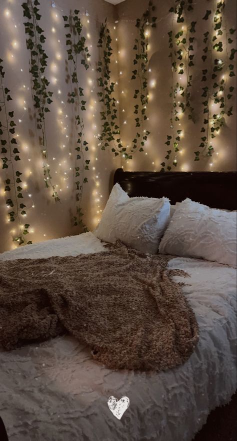 Aesthetic Bedroom Vines And Led Lights, Leaf Lights Room Decor, Curtain Lights With Vines, Room Decor Ivy Vines, Greenery And Lights Bedroom, Pixie Lights Bedroom, Room Decor With Vines And Fairy Lights, Fake Vines Around Mirror, Ways To Put Vines In Your Room