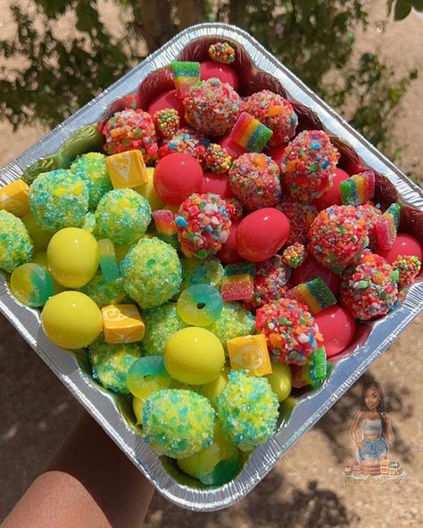 Covered in Sugar✨ (@covered_in_sugar_) • Instagram photos and videos Candied Grapes Recipe, Candied Fruit Recipes, Blue Raspberry Lemonade, Hard Candy Recipes, Grape Recipes, Gourmet Candy, Chocolate Covered Fruit, Full Recipes, Candy Drinks