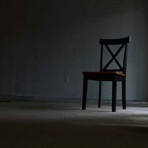 Chair Empty Room Darkness Melancholy Depression Chair Aesthetic Dark, Aesthetics Of Emptiness, Autophobia Aesthetic, Betrayal Aesthetics Dark, Claustrophobia Aesthetic, Empty Aethstetic, Empty Room Aesthetic, Comfort In Darkness, Dark Room Aesthetic