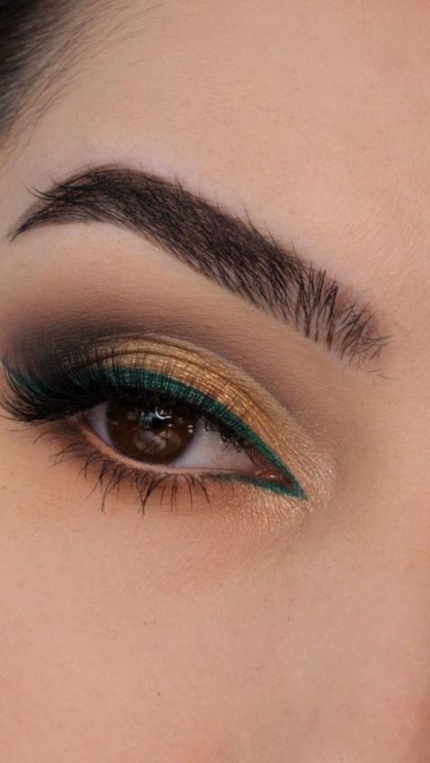 Teknik Makeup, Crease Eyeshadow, Maquillage Yeux Cut Crease, Makeup Cantik, Cut Crease Eyeshadow, Mekap Mata, Beginners Eye Makeup, Eye Makeup Techniques, Eye Makeup Pictures