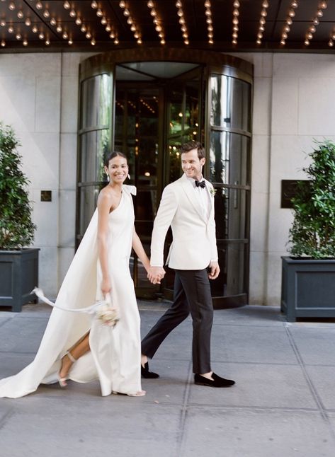 Romantic City Wedding, Modern Wedding Styling, City Elopement Photos, Modern City Wedding, The Big Wedding, Meghan Markle Wedding Dress, City Wedding Photos, Meghan Markle Wedding, Bridal Trends