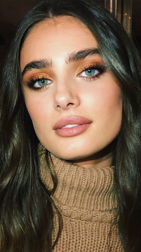 Taylor Hill Makeup, Lisa Eldridge Makeup, Makeup Goddess, Bronze Eyeshadow, Lisa Eldridge, Taylor Marie Hill, Taylor Hill, Candice Swanepoel, Celebrity Makeup