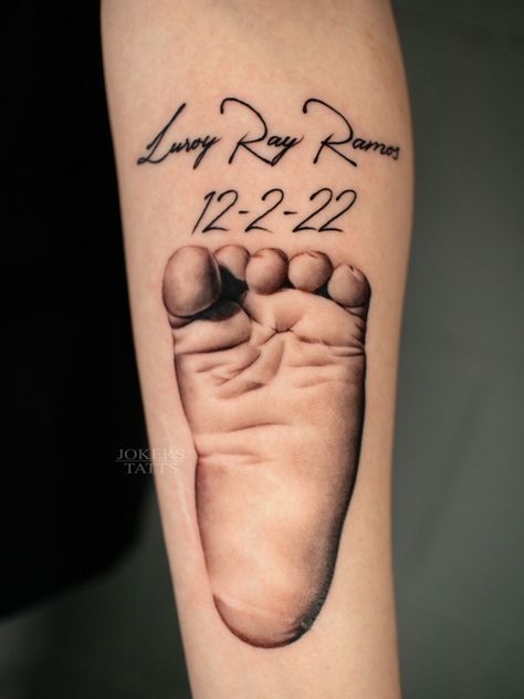 Baby Feet Tattoos Footprint, Footprint Tattoos, Baby Feet Tattoo, Baby Foot Tattoo, Baby Foot Print Tattoo, Footprint Tattoo Ideas, Baby Footprint, Baby Tattoo, Baby Hand Tattoo