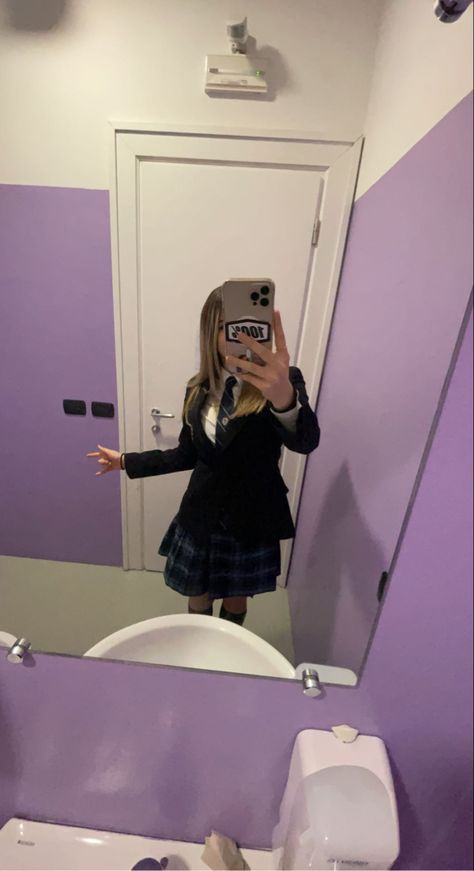 Private School Uniform Outfits, Girl Snaps, Romanticizing Studying, British School Uniform, Fashionable Work Outfits, Princess School, Fashion Week Outfit Ideas, Private School Uniforms, November Vibes