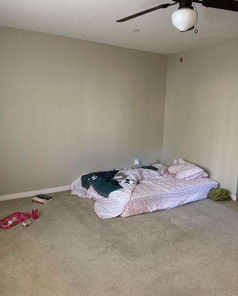 Poor Room Ideas, Buying First Apartment Aesthetic, Small Messy Bedroom, Poor Bedroom Aesthetic, Just Moved In Aesthetic, Broke Apartment Aesthetic, Bedroom Liminal Space, Cement Floor Bedroom, Room With Bed On Floor