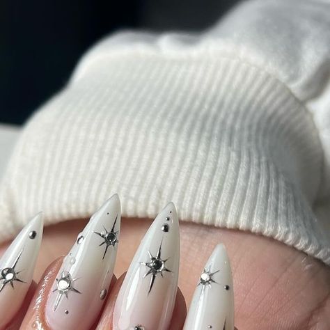 Gift Nails, New Years Nail Designs, New Years Eve Nails, Moon Nails, Galaxy Nails, Nail Jewels, Nail Type, Almond Nails Designs, Snowflake Nails