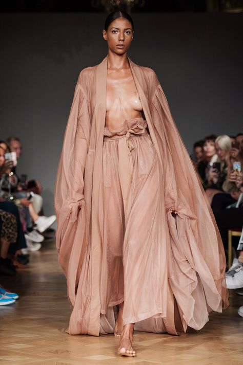 Stockholm Spring, Stockholm Fashion Week, Dolly Fashion, Runway Trends, Stockholm Fashion, Fashion Show Collection, Kimonos, Runway Fashion, Editorial Fashion