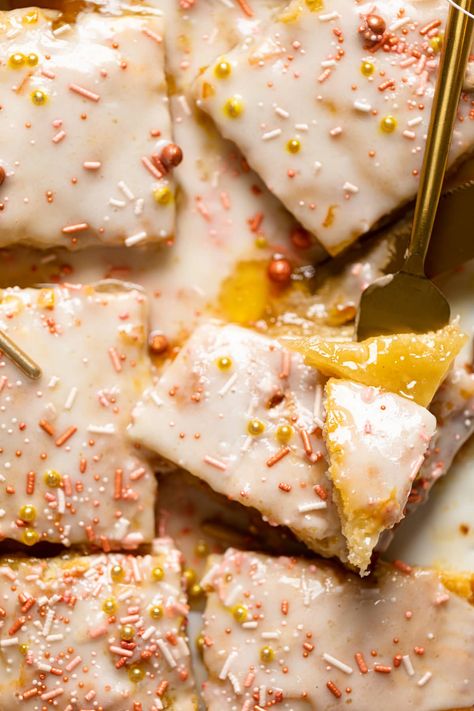 Giant Orange Marmalade Pop Tart Childhood Breakfast, Festive Holiday Desserts, Poptart Recipe, Tart Dough, Tart Filling, Holiday Sprinkles, Pop Tart, Orange Marmalade, Stand Ideas