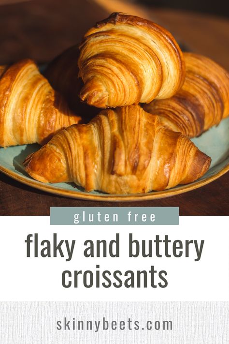 Are you gluten free but miss great croissants? Check out this amazing gluten free croissant recipe that you can make at home! Flaky, buttery, moist and delicious. #glutenfreecriossants #glutenfreebreads #glutenfreerecipes #celiaclife #glutenfreebakery Gluten Free Croissant Dough, Gluten Free Croissants Recipe, Gluten Free Fluffy Bread, Gluten Free Dairy Free Croissant, Gluten Free Croissant Flaky, Yummy Gluten Free Recipes, Healthy Gluten Free Snack Ideas, Gf Breakfast Pastries, Vegan Gluten Free Croissants