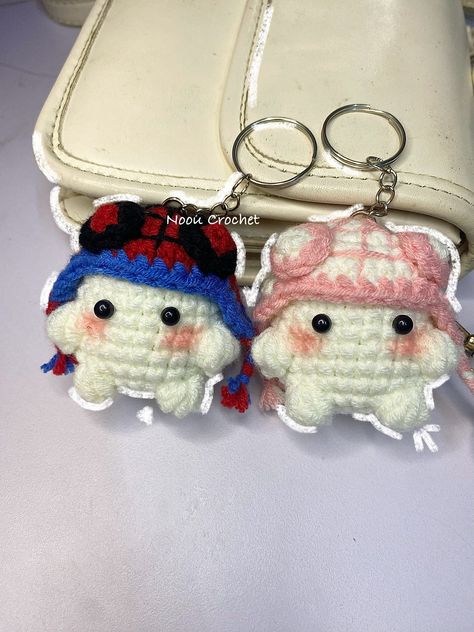 Couple Keychain Crochet Ideas, Couple Crochet Ideas, Couple Crochet Keychain, Matching Crochet Keychains, Keychain Crochet Ideas, Crochet Couple, Couple Crochet, Couple Keychains, Keychain Couple