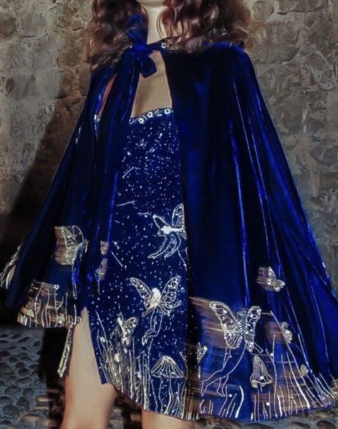 Look Gatsby, Clio Peppiatt, Midnight Dress, The Midnight, Mode Inspiration, Fancy Dresses, Dream Dress, Look Cool, Blue Dress