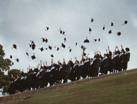 #seniors, #graduation, #capandgown, #graduacion, #graduandos, #classof #classof2021 #graduating #graduation #graduate #classof #grad #graduationday #graduates #graduated #graduationceremony #college #collegegraduation #graduationtime #degree #justgraduated #instagraduation #university #graduationstudent #schoolgraduation #diploma #graduationpower #youngeducated #yesgraduation #collegelife #guesswhograduated #photography #graduationacademy #senior #alumnus #bhfyp #graduationpictures #photography Graduation Throwing Caps, Cap Throwing Graduation, Graduation Caps Thrown In Air, Graduation Cap Throwing Aesthetic, Throwing Graduation Caps, Graduation Cap Aesthetic, Book And Magazine Design, Graduation Hat, Book And Magazine