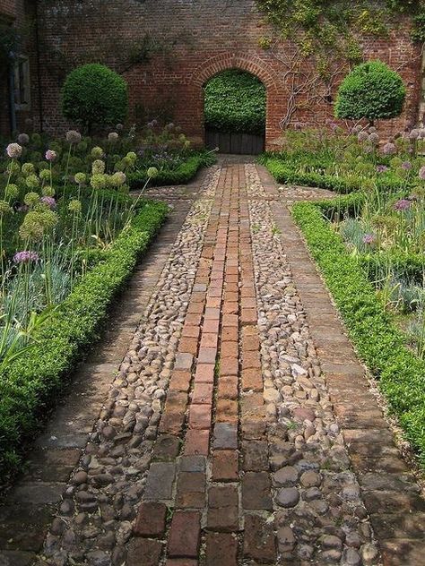 Brick Landscape, Egyptian Tomb, Cottage Landscape, Landscape Walkway, Brick Path, Brick Walkway, Walkway Ideas, Garden Walkway, Walled Garden