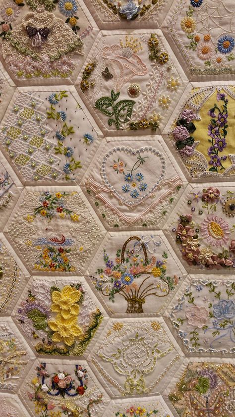 Crazy Quilting, Mccalls Quilting, Crazy Quilts Patterns, Crazy Quilt Stitches, Hexie Quilt, Crazy Quilt Blocks, English Paper Piecing Quilts, Crazy Patchwork, Embroidered Quilts