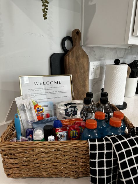 Welcome Baskets For House Guests, Guest Gift Basket Ideas, Gift For House Guest, Vrbo Gift Basket Ideas, Guest Baskets Welcome, Guest Goodie Basket, Welcome Gifts For Guests Home, Guest Care Package, Hospitality Baskets For Guests