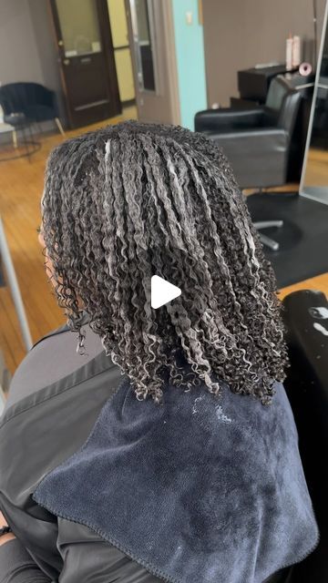 Bria Larine on Instagram: "You’ve seen me use combs, brushes and my hands to define curls. You’ve seen this process with gels, mousse or leave-in conditioners and mousse (which is what I used for this client). You’ve seen me apply product on damp hair and you’ve seen me apply it on soaking wet hair. Different techniques brings different results. It’s not about the product but understanding what the product can do and the result you want to achieve. TECHNIQUE IS MOST IMPORTANT, NOT PRODUCTS. These settle differences, can change your result, even when using the exact same products I’m using. A few other factors go into achieving curl definition, like: how often are you cleansing, conditioning, detangling and doing wash & go’s? Are you keeping up with your trimming routine? Are you taking you Defined Curls Natural Hair, Make Hair Curly, Hooded Dryer, Define Curls, Curl Definition, Soaking Wet, Wash And Go, Hair Mousse, Defined Curls