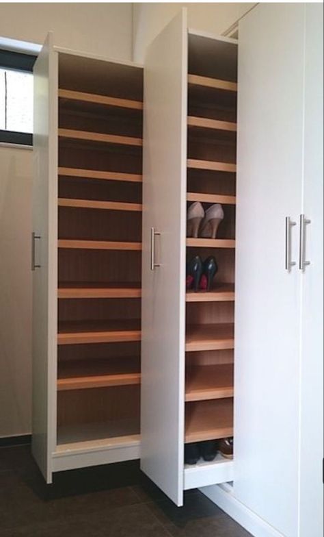 Diy Kast, Vstupná Hala, Diy Shoe Storage, Diy Shoe Rack, Closet Shoe Storage, Closet Organization Diy, Bedroom Closet Design, Closet Shelves, Diy Closet