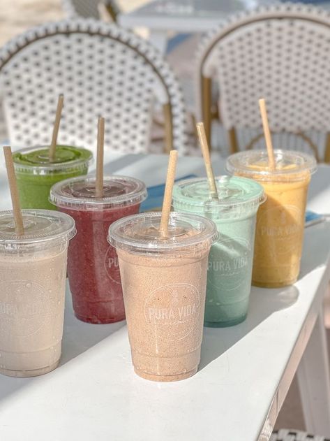 Smoothie Glass Aesthetic, Smoothie Cafe Design, Smoothie Bar Aesthetic, Smoothie Shop Design, Juice Cup Design, Smoothie Shop Aesthetic, Smoothie Bar Design, Smoothies Aesthetic, Smoothie Shops