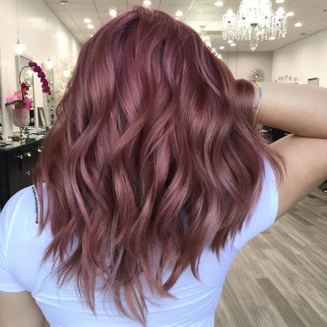 Mushroom Red Hair Color, Fall Pink Hair Color, Rose Gold Hair With Highlights, Natural Hair Colors For Pale Skin, Low Maintenance Hair Color Winter, Hair Color Ideas For Summer 2023, Rose Gold Hair Dark Roots, Dark Rose Gold Hair Brown, Ombre Pixie Hair