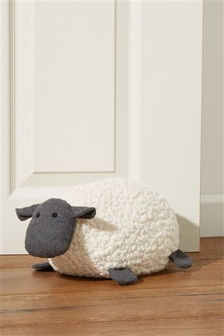 This doorstop is adorable, but I'm wondering if I would use it that much or not Diy Doorstop, Doorstop Pattern, Primitive Sheep, Draught Excluders, Door Stoppers, Crossbody Bag Pattern, Kindergarten Gifts, Scrap Fabric Crafts, Animal Knitting Patterns