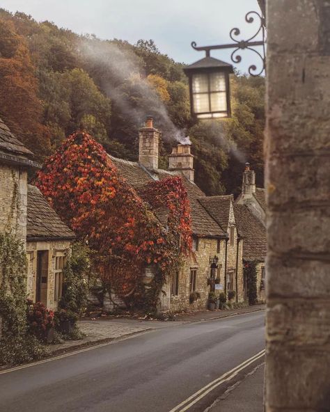 Quiet morning in an English village. - Imgur Fall Wonderland, Destination Unknown, Castle Combe, England Trip, Film Locations, English Village, Quaint Village, Fall Time, Destination Voyage