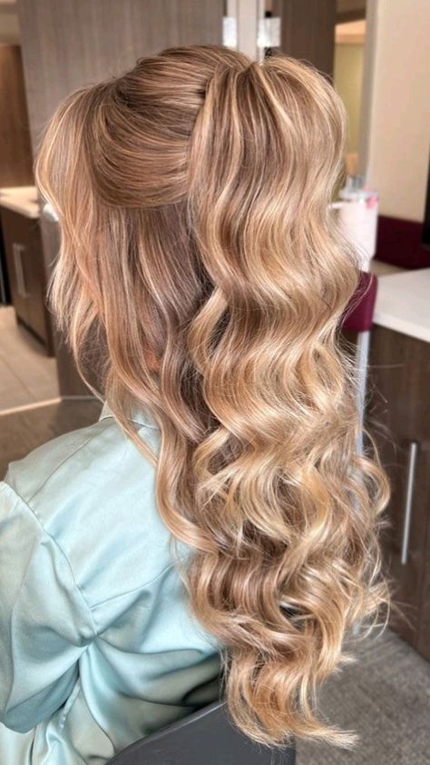 Witchy Hairstyles, Bridesmaid Hair Inspo, Cute Prom Hairstyles, Prom Hair Medium, Formal Hairstyles For Long Hair, Pageant Hair, Simple Prom Hair, Bridesmaid Hair Makeup, Hoco Hairstyles