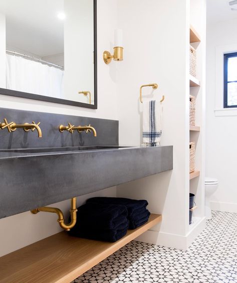 Williams Sonoma Home on Instagram: “Concrete and brass are the ultimate material duo in this bathroom by @lodesigns!” Cement Bathroom, Concrete Vanity, Creek House, Cement Tile Shop, Concrete Bathroom, Trough Sink, Concrete Sink, Young House Love, Transitional Bathroom