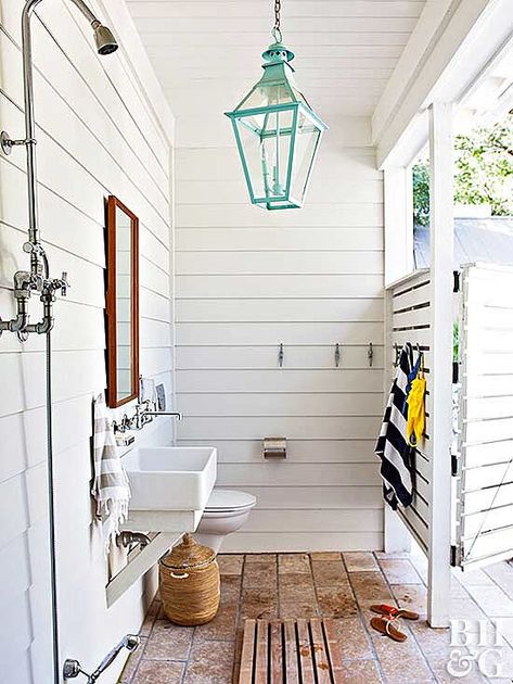 white wooden outdoor shower with ceramic floor Pool Bathroom Ideas, Outdoor Pool Bathroom, Outdoor Shower Ideas, Pool Organization, Addition Plans, Pool House Bathroom, Fireplace Patio, Outdoor Shower Enclosure, Living Pool