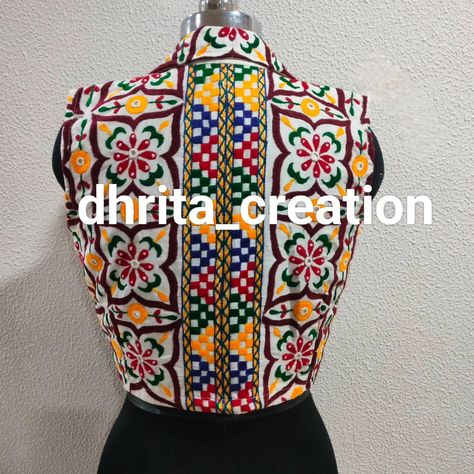 Designer collar pattern gamthi work stylish blouse Totally handwork DM for more details Gamthi Work Blouses, Gamthi Work, Embroidery Hand Work, Simple Work, Embroidery Hand, Work Blouses, Stylish Blouse, Collar Pattern, Hand Work