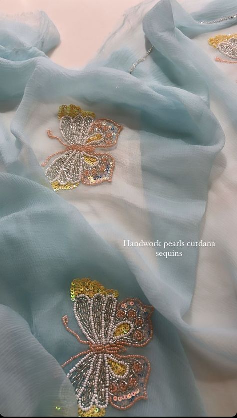 Butterfly Blouse Designs, Designer Dupatta Ideas, Embroidery Designs Butterfly, Butterfly Embroidery Pattern, Duppattas Designs Ideas, Dupatta Embroidery, Simple Hand Embroidery Patterns, Hand Painted Dress, Hand Beaded Embroidery