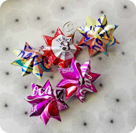 The Mayberry Home Journal: Red Neck Soda Can Ornaments { A Tutorial } Natal, Pop Can Art, Pop Can Crafts, Soda Can Art, Soda Can Crafts, Aluminum Crafts, Tin Can Art, Aluminum Can Crafts, Arts And Crafts For Teens