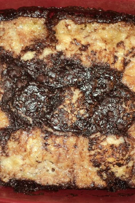 Old Fashion Chocolate Cobbler Southern Living Chocolate Cobbler, Old Fashioned Chocolate Cobbler, Chocolate Cobbler With Box Cake, Chocolate Cobbler Easy, Chocolate Cobbler Recipe, Sweet Muffins, Cobbler Easy, Chocolate Cobbler, Glass Pan