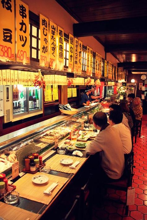 Sushi restaurant in Japan. Japanese Restaurant Interior, Japanese Restaurant Design, Japanese Bar, Ramen Bar, Design Japonais, Ramen Shop, Design Restaurant, Go To Japan, Asian Restaurants