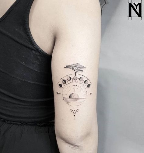 Moon Arm Tattoo, Moon Phase Tattoo, Phase Tattoo, Tattoo Upper Arm, Memento Mori Tattoo, Sunset Tattoo, Glyph Tattoo, Moon Phases Tattoo, Unusual Tattoo