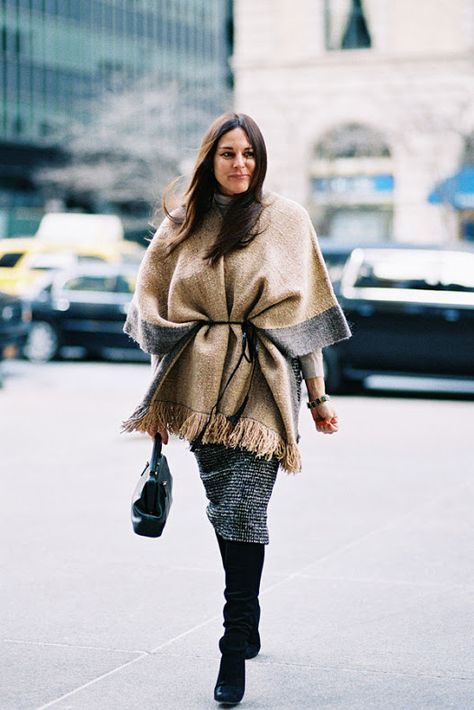 16--Style Inspiration | September 2015-This Is Glamorous Feminine Tomboy, Poncho Outfit, Vanessa Jackman, Street Style Winter, Idea Board, Street Style Chic, Street Style Inspiration, Fashion Week Street Style, Personal Stylist