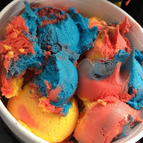 Super Man Ice Cream, Superman Ice Cream Aesthetic, Ice Cream Flavors Aesthetic, Ice Cream Shop Aesthetic, Caramel Ice Cream Aesthetic, Superman Ice Cream, Summer Vibes Ice Cream, Colorful Ice Cream, Ice Cream Floats