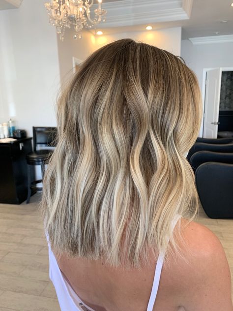 Melted Balayage Blonde, Blonde Balayage Bob Hair, Blonde Balayage On Bob Haircut, Short Blonde Root Melt, Short Blonde Hair With Root Melt, Blonde Inspo Hair Short, Hair Color Ideas For Blondes Short, Balayage Short Blonde Hair, Balayage Lob Hair