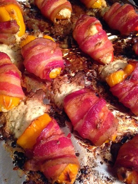 Bacon Wrapped Peppers, Carbs Food, Cream Cheese Stuffed Peppers, Sweet Pepper Recipes, Mini Peppers, Winning Recipes, Stuffed Mini Peppers, Sweet Peppers, Bacon Wrapped Chicken